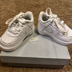 Nike Kids White Force 1 Sneakers